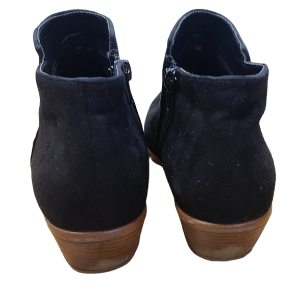 Wild Diva Black Faux Suede Black Ankle Booties size 6 - Picture 4 of 9